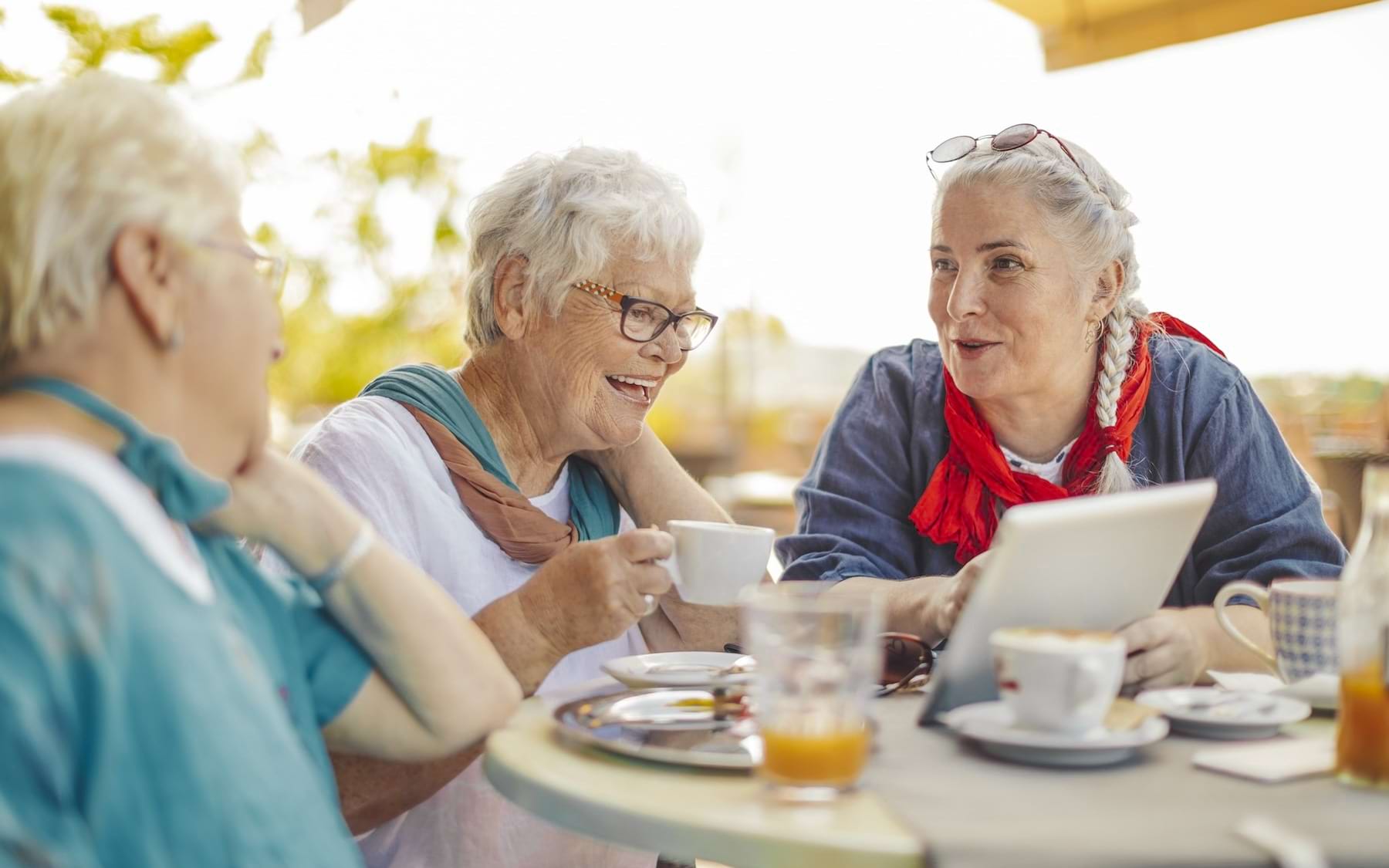 women at a restaurant